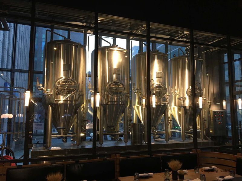 門店做精釀啤酒發(fā)酵罐配幾個(gè)？